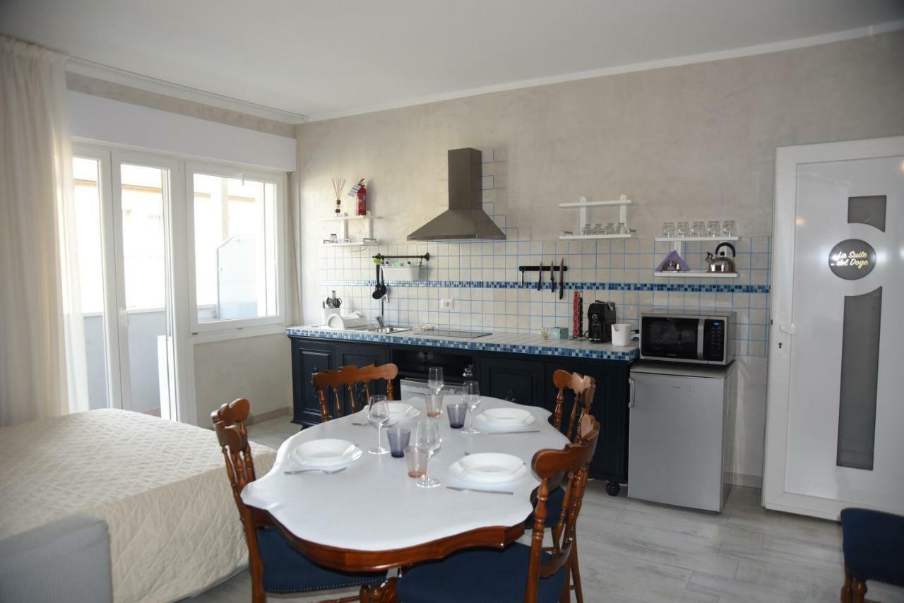 Train Station Apartment *